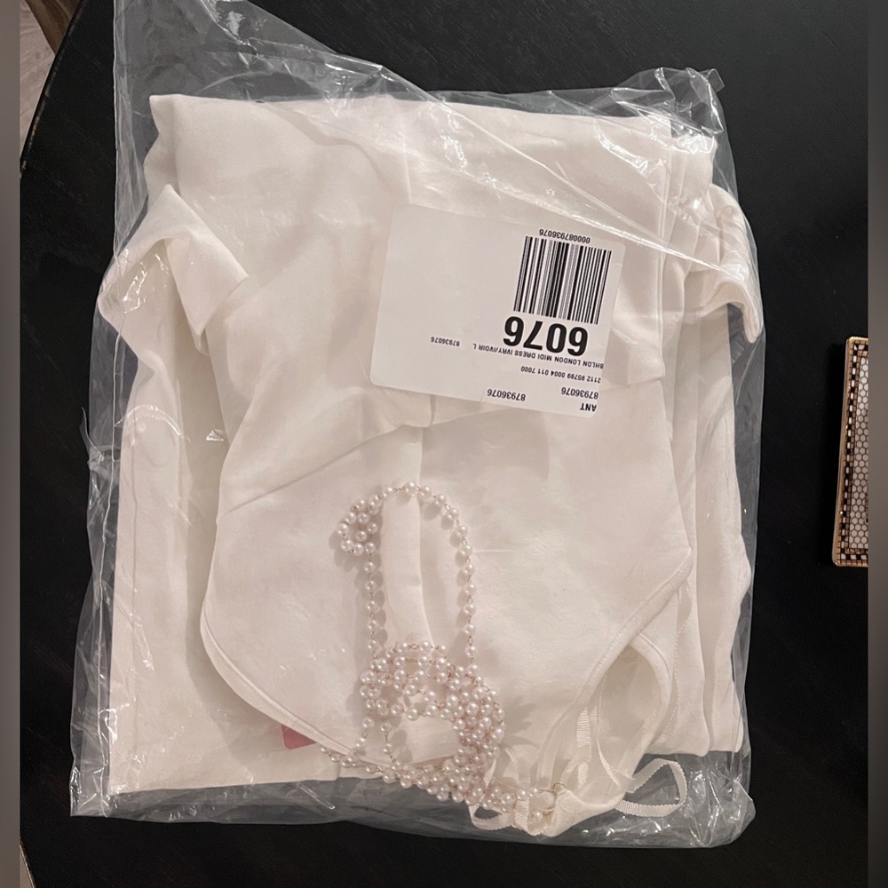 NWT BHLDN London Sleeveless
Midi Dress
SKU #87936043 - Picture 5 of 6